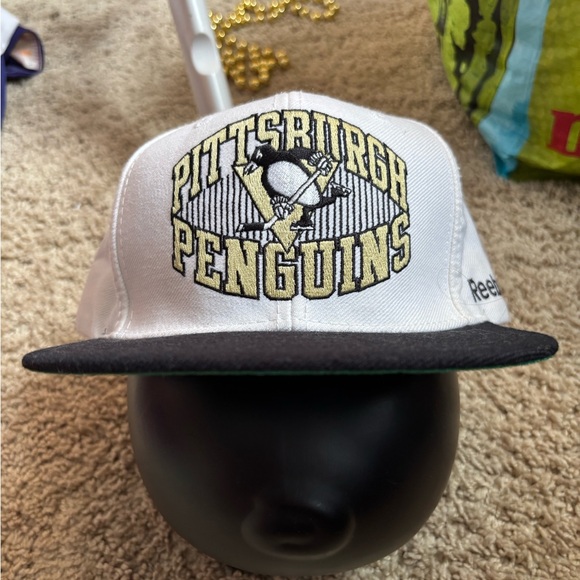 Pittsburgh Penguins Reebok Snapback Cap Vegas Gold Era Official NHL licensed - Picture 1 of 9